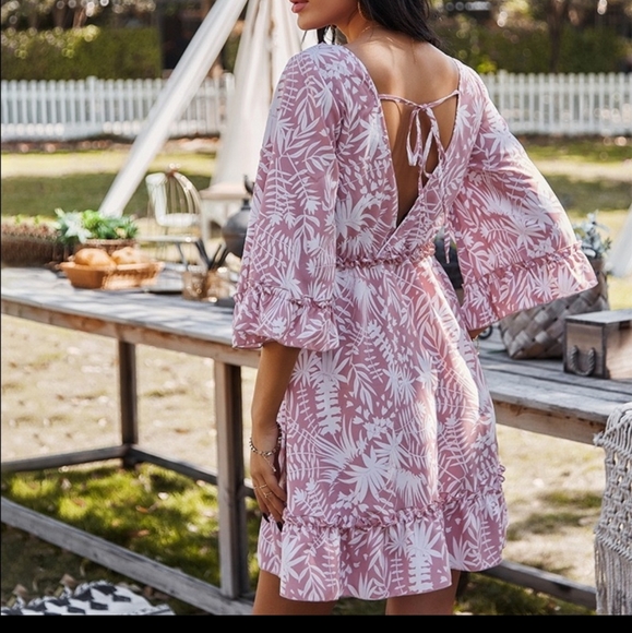 Mauve/White Floral V-Neck Mini Dress - Picture 3 of 4